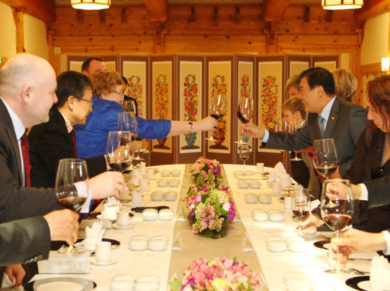 Riigikogu delegatsioon eesotsas Riigikogu esimehe Ene Ergmaga ametlikul visiidil Korea Vabariigis